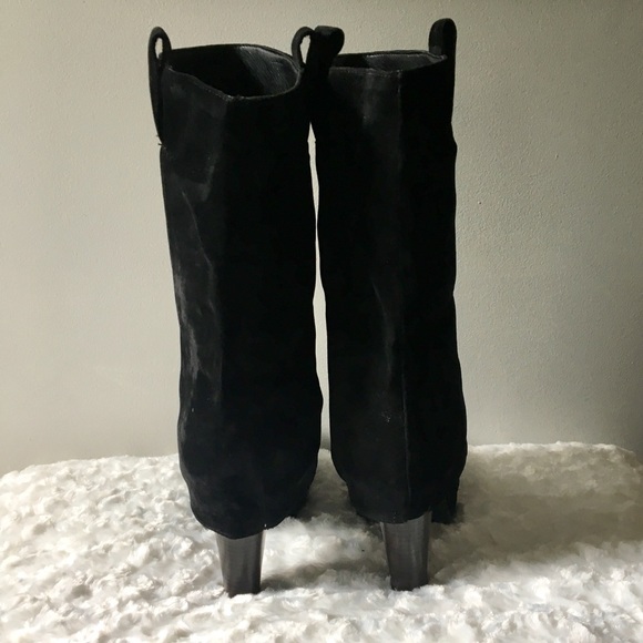 Black Boots - Picture 2 of 7
